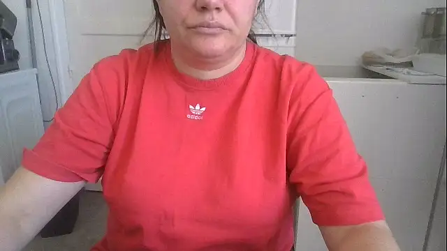 Snapshot of Squirtlady38 chatting on 10-16-25, 12:17 Squirtlady38 online show from 10-16-25, 12:17