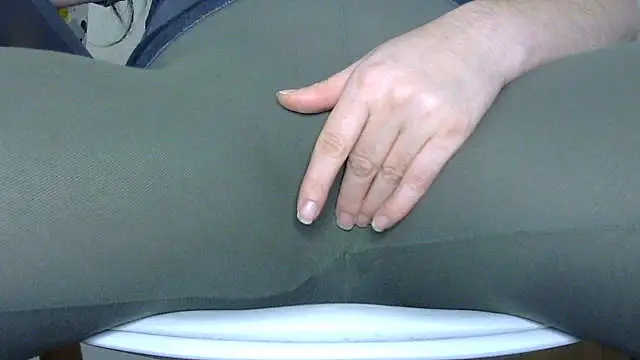 Snapshot of Squirtlady38 chatting on 11-09-25, 12:42 Squirtlady38 online show from 11-09-25, 12:42