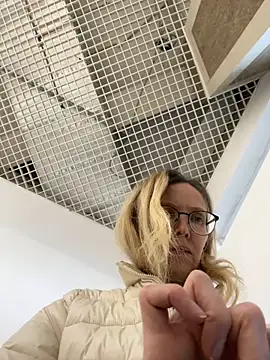 Snapshot of angelmommu chatting on 02-02-25, 12:02 angelmommu online show from 02-02-25, 12:02