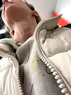 angelmommu online show from 11-26-25, 11:00