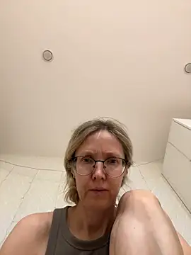 angelmommu online show from 02-18-26, 09:16