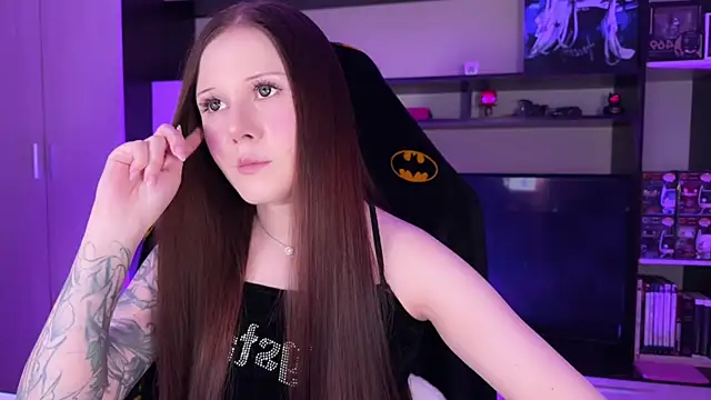 Snapshot of jasminevine chatting on 02-15-26, 02:25 jasminevine online show from 02-15-26, 02:25