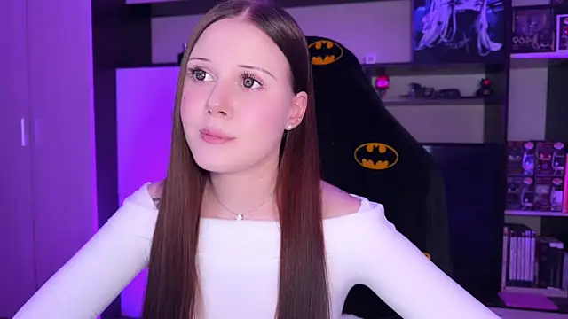 Snapshot of jasminevine chatting on 03-15-26, 10:27 jasminevine online show from 03-15-26, 10:27