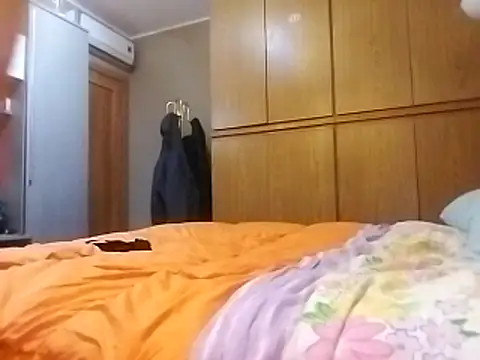 Snapshot of mazinga17 chatting on 12-15-25, 08:35 mazinga17 online show from 12-15-25, 08:35