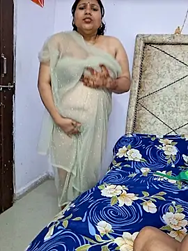 MOM-SUN-COUPLE online show from 02-11-25, 08:10