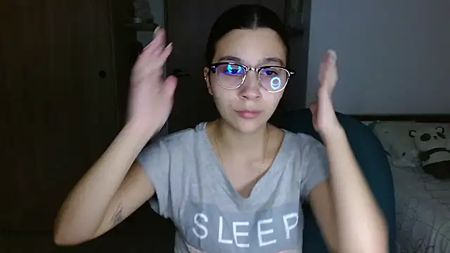 mia  lopez  online show from 03-25-26, 03:45