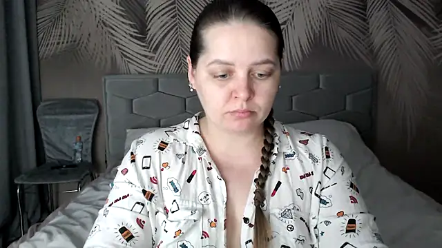 uliastar online show from 02-12-25, 01:06