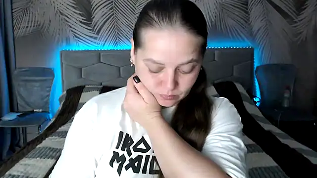 uliastar online show from 10-06-25, 07:06