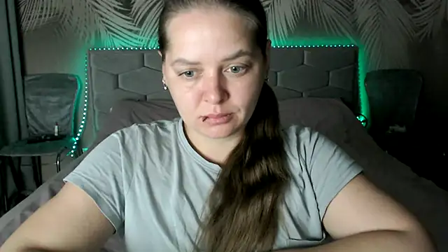 uliastar online show from 10-21-25, 05:30