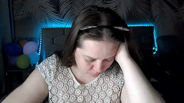 uliastar online show from 06-05-26, 06:52