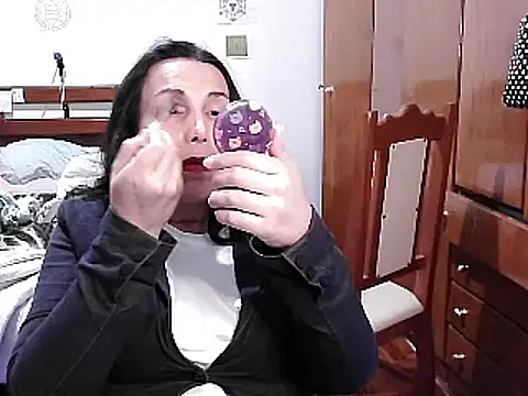 LauraVicttoria361215 online show from 12-11-24, 02:00