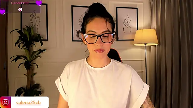 valeriia25  online show from 02-04-25, 10:45