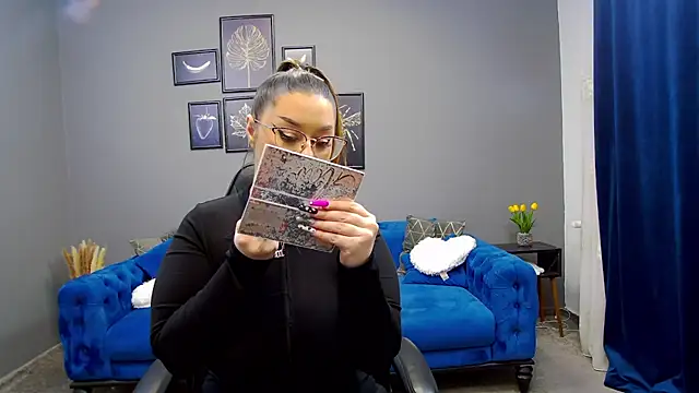 Katewalker  online show from 02-06-25, 06:13