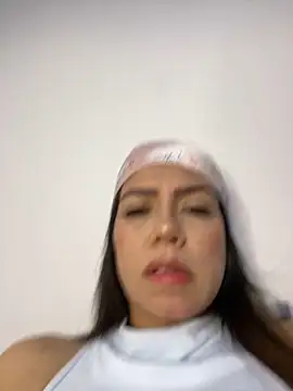 martina contreras online show from 12-29-24, 04:27