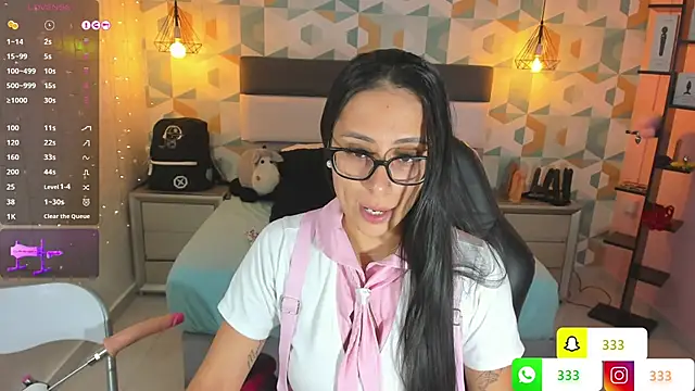 Snapshot of LIA_ROUX1 chatting on 02-05-25, 02:51 LIA ROUX1 online show from 02-05-25, 02:51