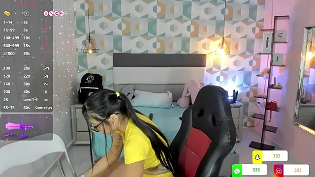 Snapshot of LIA_ROUX1 chatting on 03-04-25, 06:04 LIA ROUX1 online show from 03-04-25, 06:04