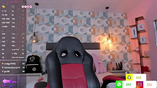 Snapshot of LIA_ROUX1 chatting on 03-10-25, 08:59 LIA ROUX1 online show from 03-10-25, 08:59