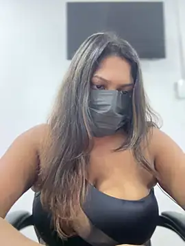 Snapshot of Black_Beauty997 chatting on 01-23-25, 05:21 Black Beauty997 online show from 01-23-25, 05:21