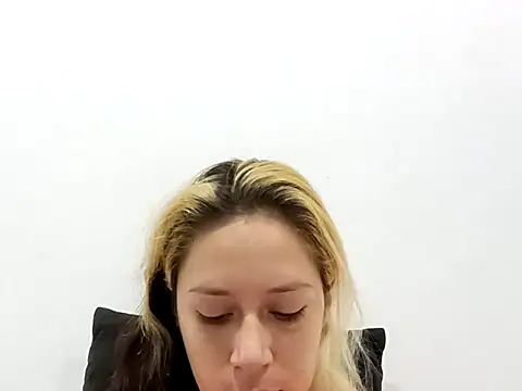 MommyMiaWs online show from 04-14-26, 06:03