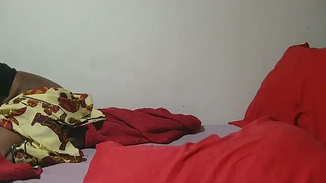 sluttylaura21 online show from 09-17-25, 04:52