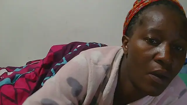 sluttylaura21 online show from 09-25-25, 08:23