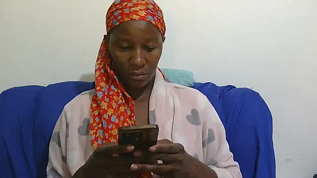 sluttylaura21 online show from 10-29-25, 04:48