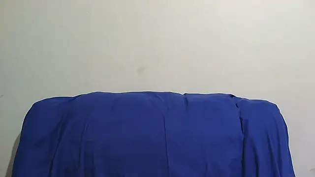 sluttylaura21 online show from 10-29-25, 05:04