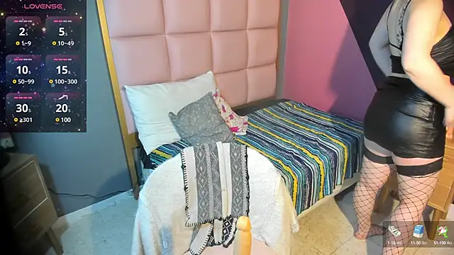 Snapshot of samanthaanderson_ chatting on 03-11-25, 09:15 samanthaanderson online show from 03-11-25, 09:15