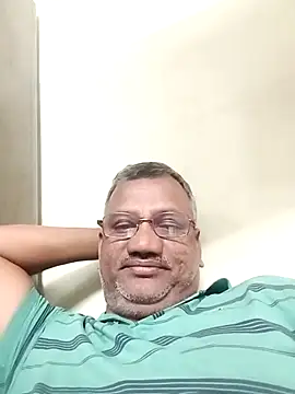 Snapshot of StarPacifist6 chatting on 12-17-25, 04:13 StarPacifist6 online show from 12-17-25, 04:13