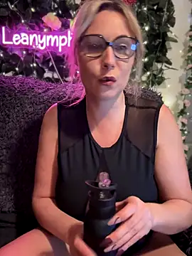 Leanymphoo online show from 10-24-25, 08:27