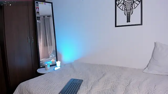 emilybae  online show from 11-19-25, 01:05