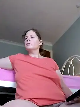 Snapshot of xxSexyBushLinnxx chatting on 12-17-24, 01:49 xxSexyBushLinnxx online show from 12-17-24, 01:49