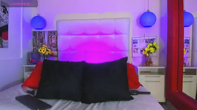 Snapshot of cinthya_walker1 chatting on 05-06-26, 12:54 cinthya walker1 online show from 05-06-26, 12:54