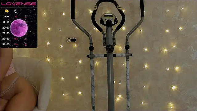 Snapshot of EvaSileZ chatting on 02-22-25, 04:40 EvaSileZ online show from 02-22-25, 04:40