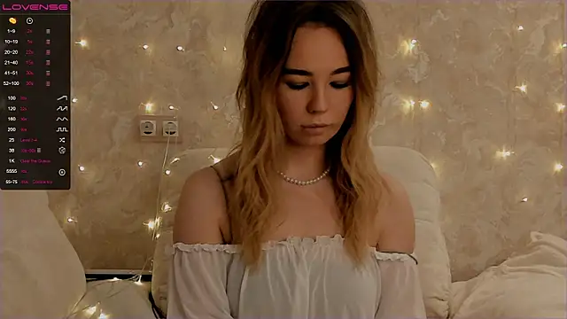 Snapshot of EvaSileZ chatting on 10-23-25, 04:50 EvaSileZ online show from 10-23-25, 04:50