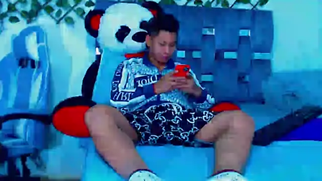 Snapshot of Hakim_prettynigg chatting on 04-05-26, 12:52 Hakim prettynigg online show from 04-05-26, 12:52