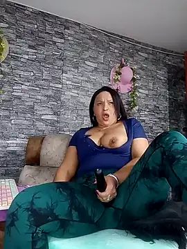 Danna Paolaa  online show from 02-05-25, 06:46