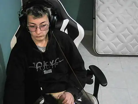 Snapshot of Jughead_16 chatting on 10-05-25, 11:57 Jughead 16 online show from 10-05-25, 11:57