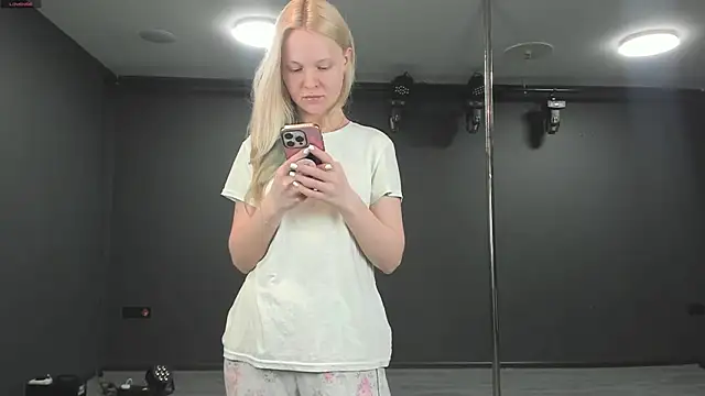 Masha 2002 online show from 05-24-26, 08:14