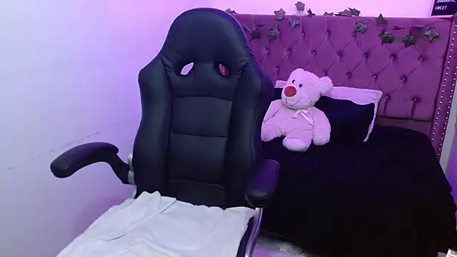 Snapshot of _Scarlett_Sweet chatting on 02-11-25, 11:44 Scarlett Sweet online show from 02-11-25, 11:44