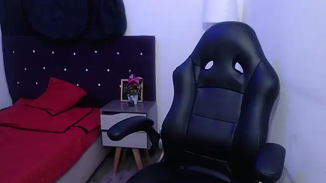 Snapshot of _Scarlett_Sweet chatting on 11-02-25, 02:47 Scarlett Sweet online show from 11-02-25, 02:47