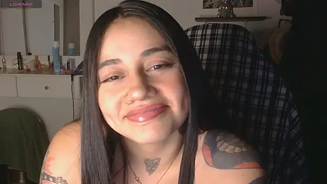 Snapshot of val_bardot chatting on 05-27-26, 06:21 val bardot online show from 05-27-26, 06:21
