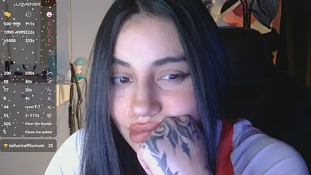 Snapshot of val_bardot chatting on 06-14-26, 02:24 val bardot online show from 06-14-26, 02:24