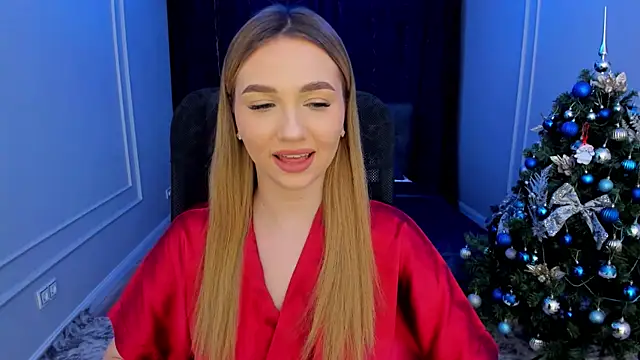 Snapshot of GracefulLook chatting on 12-25-24, 10:27 GracefulLook online show from 12-25-24, 10:27