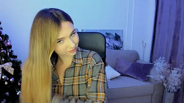 Snapshot of GracefulLook chatting on 01-10-25, 06:28 GracefulLook online show from 01-10-25, 06:28