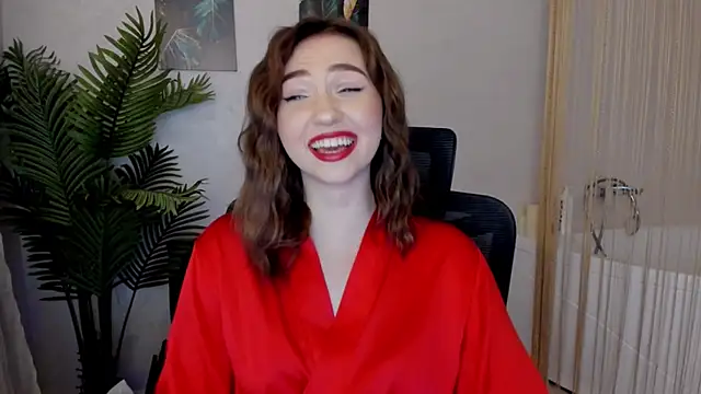 Snapshot of GracefulLook chatting on 02-14-25, 07:33 GracefulLook online show from 02-14-25, 07:33