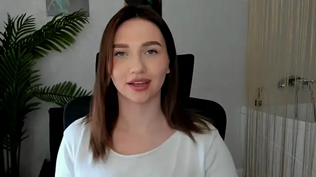 Snapshot of GracefulLook chatting on 03-04-25, 06:26 GracefulLook online show from 03-04-25, 06:26