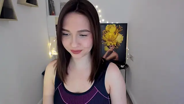 Snapshot of GracefulLook chatting on 03-18-25, 10:48 GracefulLook online show from 03-18-25, 10:48