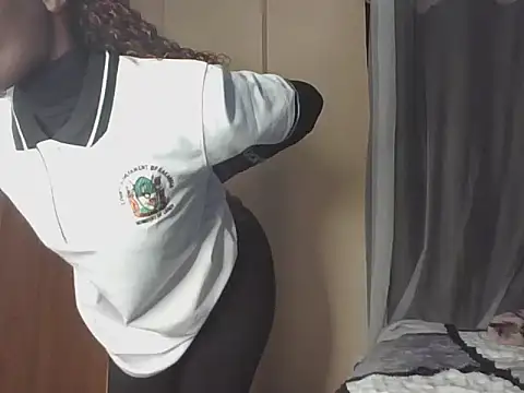 Snapshot of nasty_booty_ chatting on 05-13-26, 04:04 nasty booty online show from 05-13-26, 04:04
