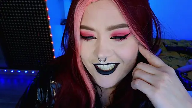 wickedxqueen online show from 05-03-26, 05:08